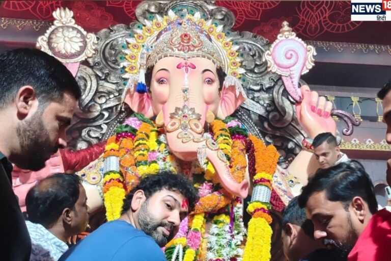 गणपति बप्पा मोरया...!! माथे पर तिलक और बिखरे बाल, गणेश पंडाल में दिखे रोहित