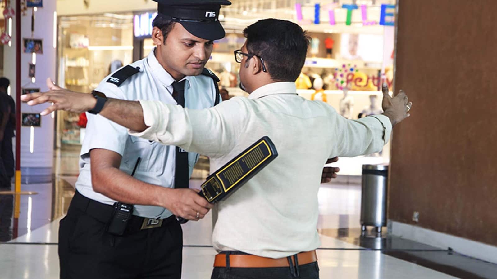 NIS Management IPO Listing: ₹111 का शेयर ₹108 पर लिस्ट, फिर लोअर सर्किट, ऐसी है कारोबारी सेहत