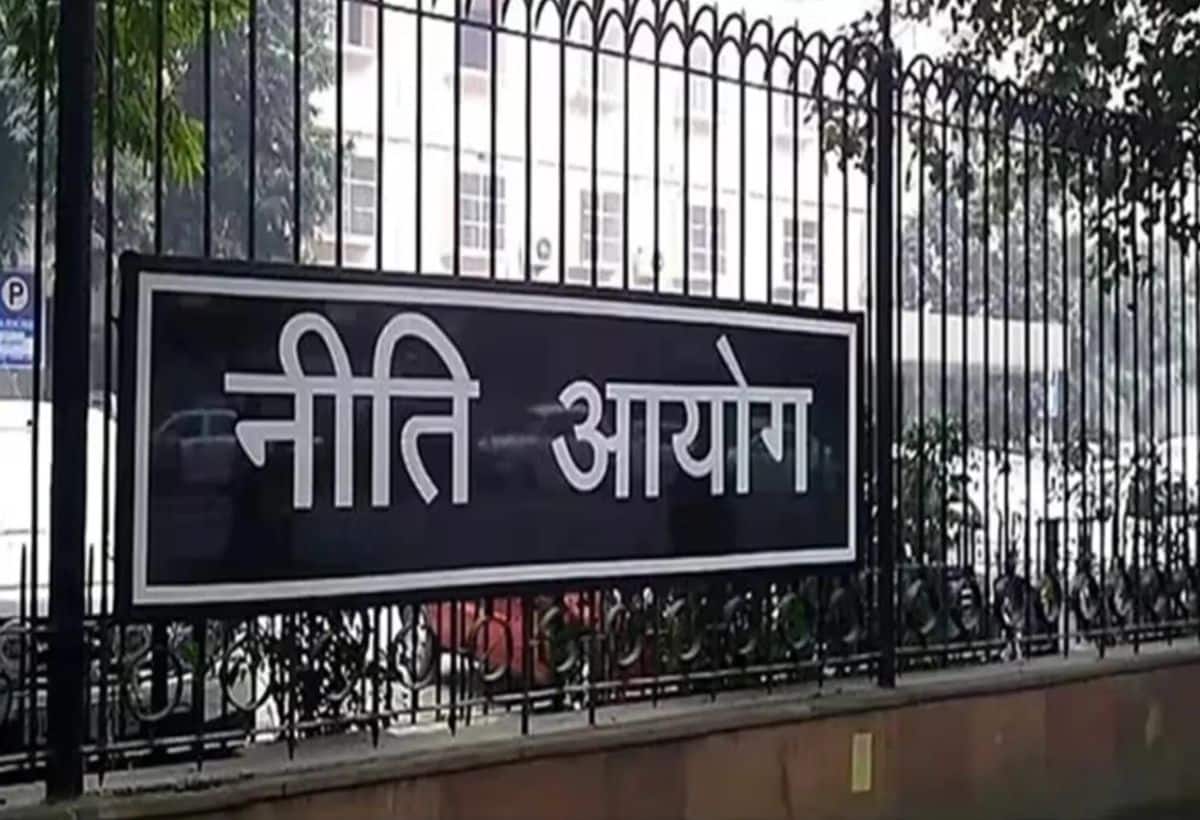 AI ​​roadmap : नीति आयोग ने पेश किया विकसित भारत का AI रोडमैप, इकोनॉमी में 26 लाख करोड़ डॉलर तक हो सकता है AI का योगदान