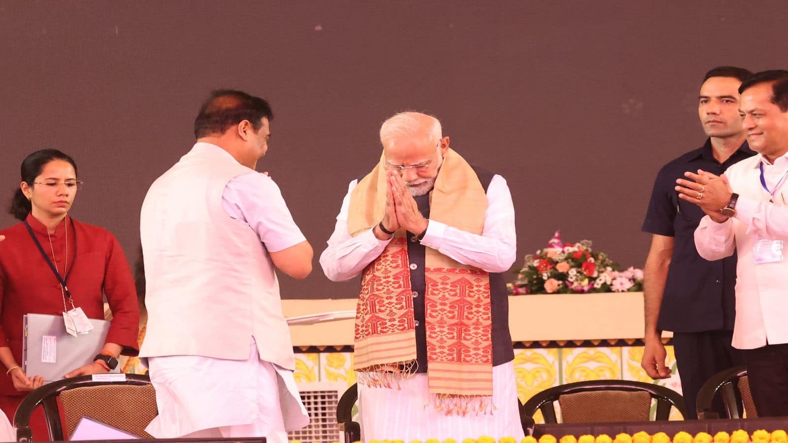 PM Modi Assam Visit: 'कांग्रेस सेना के बजाय आतंकियों का समर्थन करती है'; पीएम मोदी ने की 'ऑपरेशन सिंदूर' की सराहना, पढ़ें- बड़ी बातें
