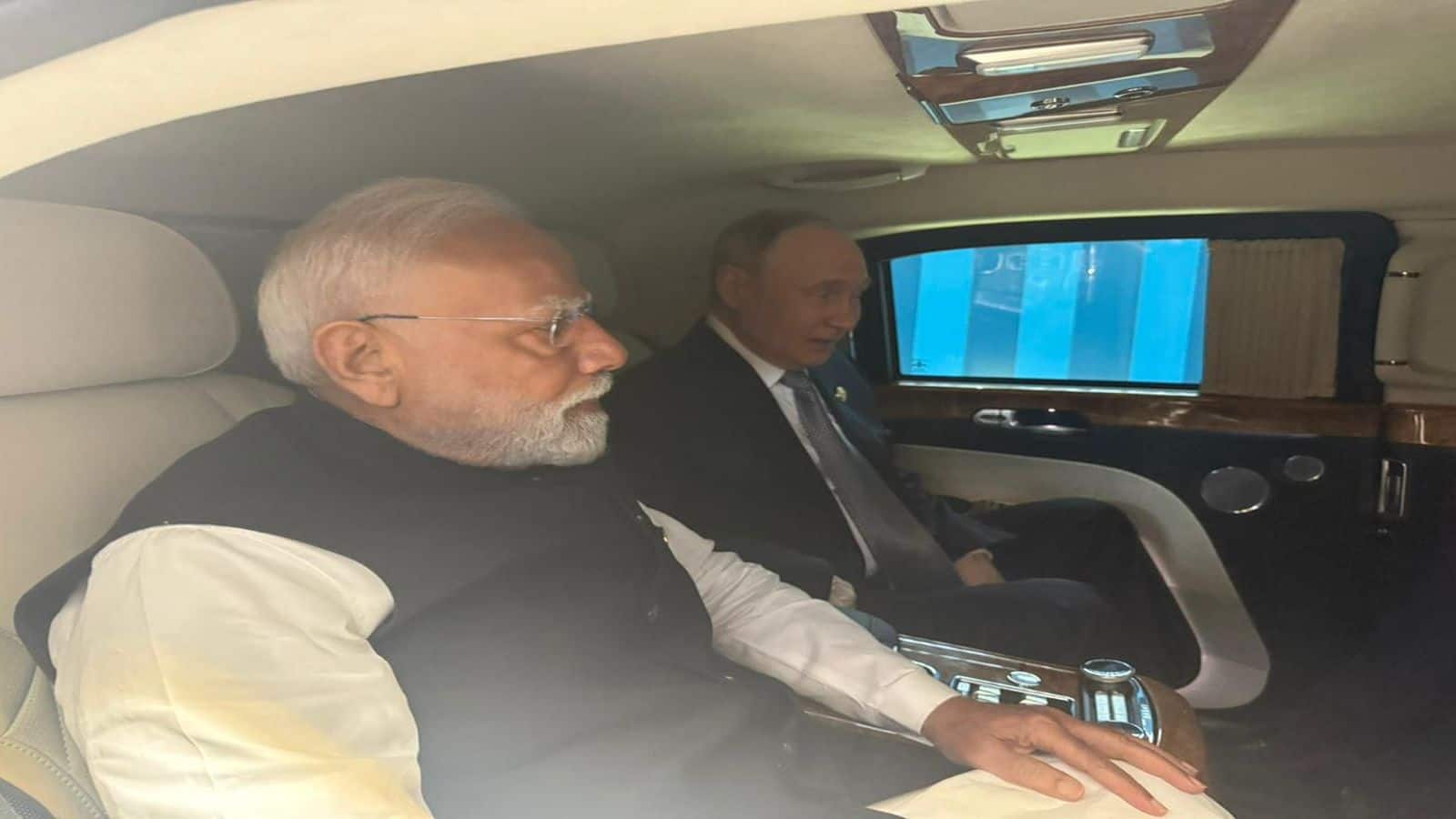 PM Modi SCO Summit 2025: पीएम मोदी ने पुतिन से की द्विपक्षीय वार्ता, रूस-यूक्रेन युद्ध को जल्द से जल्द समाप्त करने की अपील