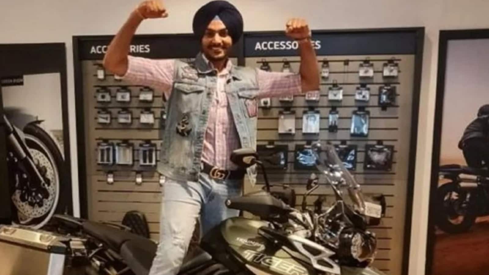 Singer Rajvir Jawanda: सड़क हादसे में गंभीर रूप से घायल हुए पंजाबी सिंगर राजवीर जवांदा