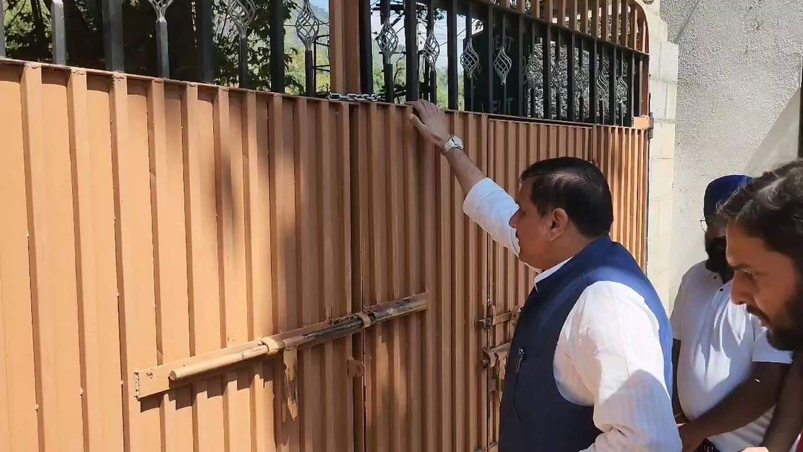 Sanjay Singh House Arrest: मेहराज मलिक के समर्थन में श्रीनगर पहुंचे संजय सिंह 'नजरबंद', AAP सांसद से मिलने पहुंचे फारूक अब्दुल्ला