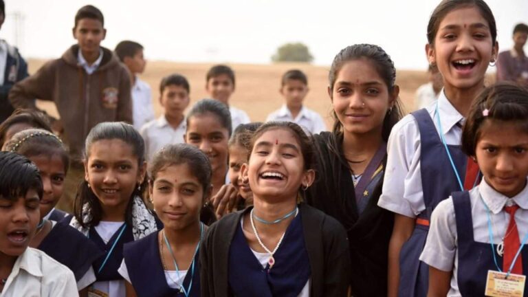 School Holiday Calendar: छत्तीसगढ़ में 2025-26 का स्कूल हॉलिडे कैलेंडर जारी, 64 दिन मिलेगी छुट्टी