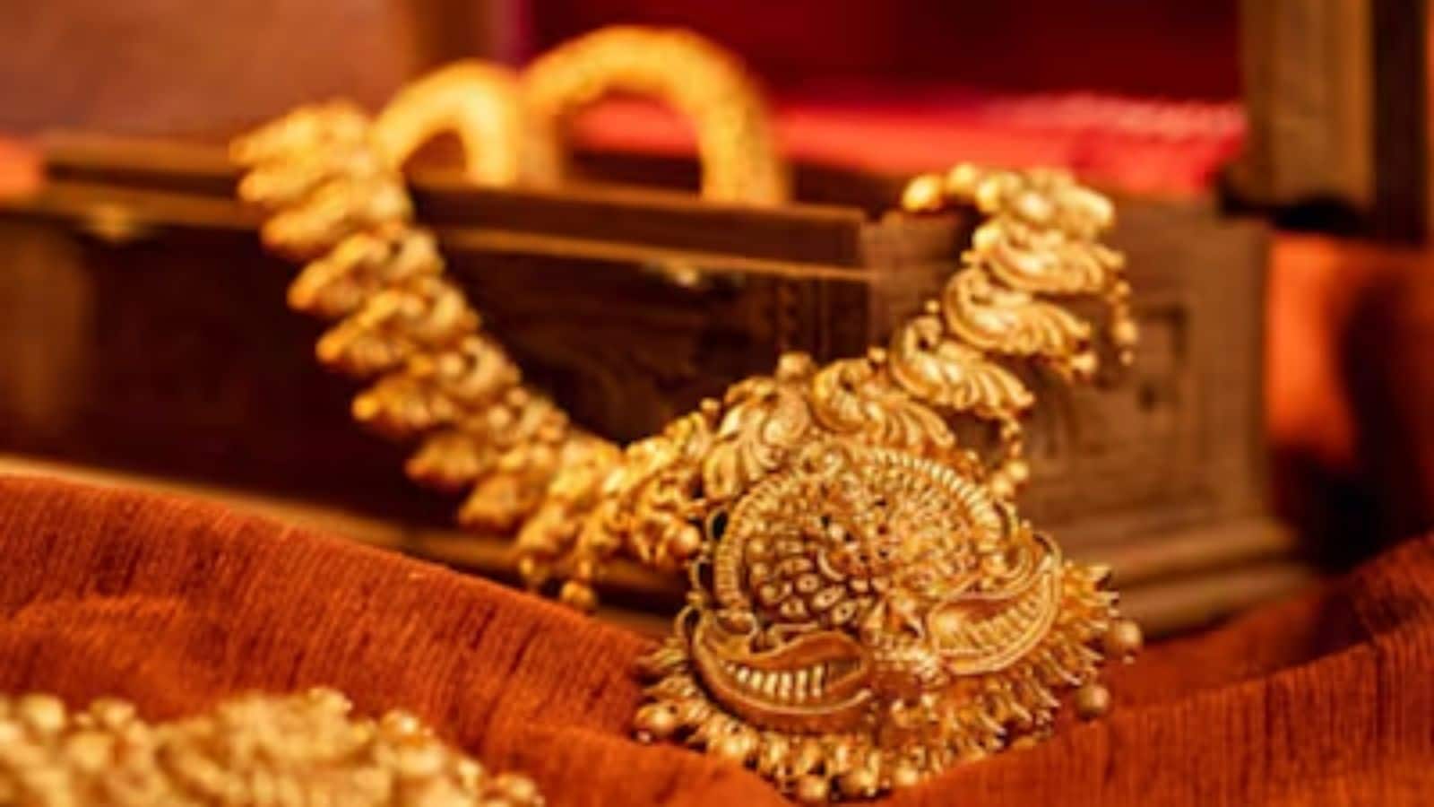 Shringar House of Mangalsutra IPO: 64x हुआ था सब्सक्राइब, लेटेस्ट GMP के साथ जानिए अलॉटमेंट स्टेटस चेक करने का तरीका