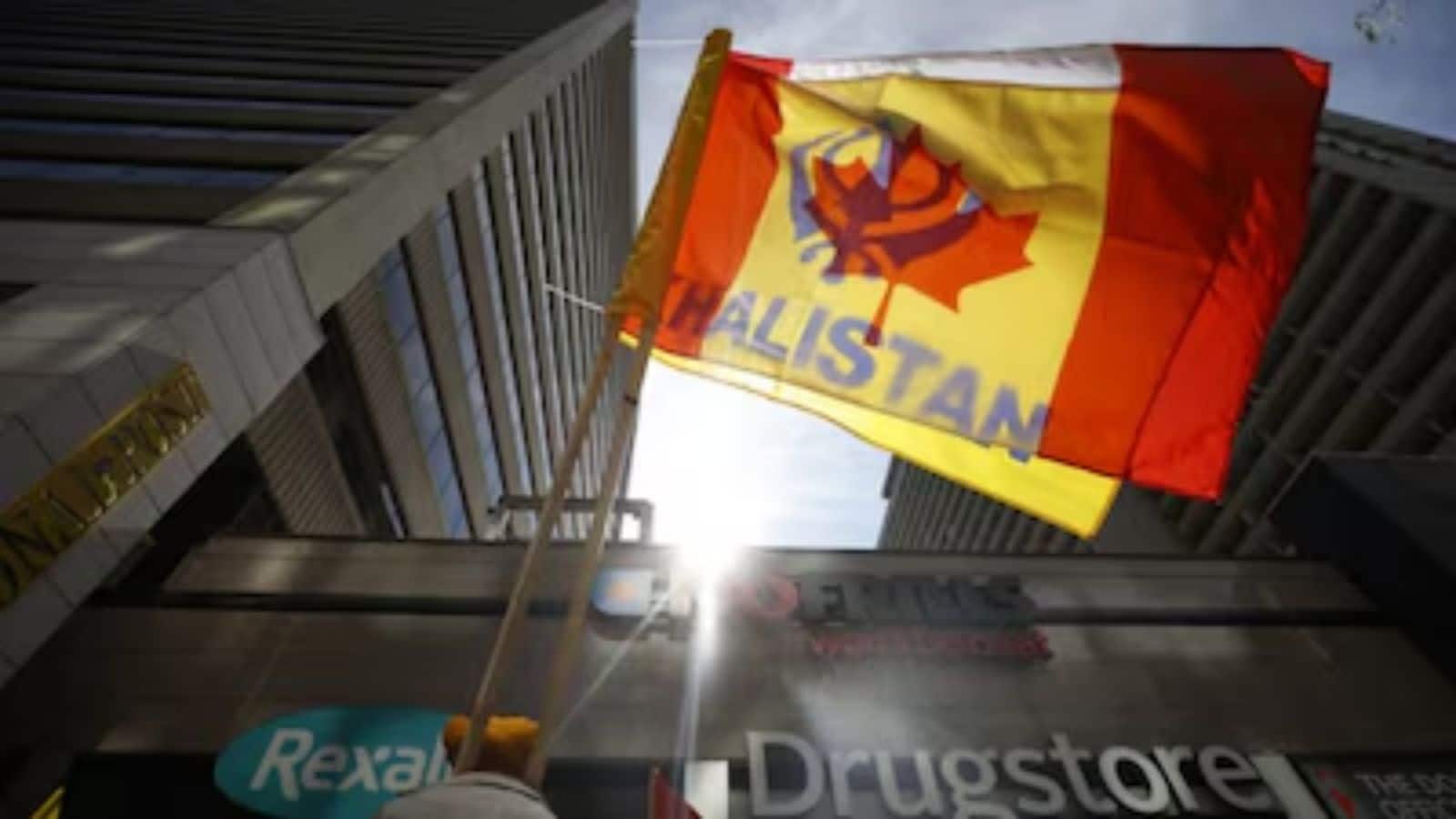 कनाडा में खालिस्तानी संगठन SFJ की नई धमकी! वैंकूवर में भारतीय दूतावास को 'सीज' करने का किया ऐलान