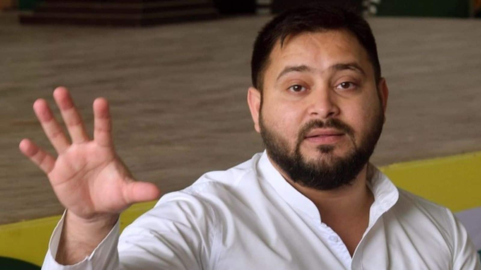 Bihar Chunav : 'महिलाओं को हर दिन मिला सिर्फ एक रुपया...', तेजस्वी ने नीतीश कुमार के 10,000 रु का किया हिसाब-किताब