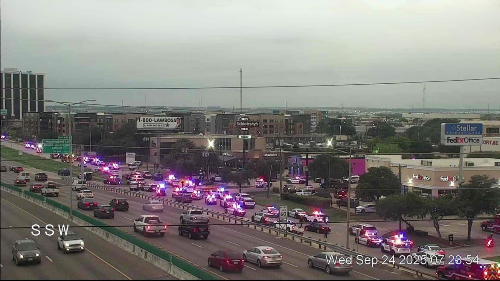 US Dallas Firing: डलास में US इमिग्रेशन फैसिलिटी पर हमला, हमलावर ढेर, कई लोग भी घायल