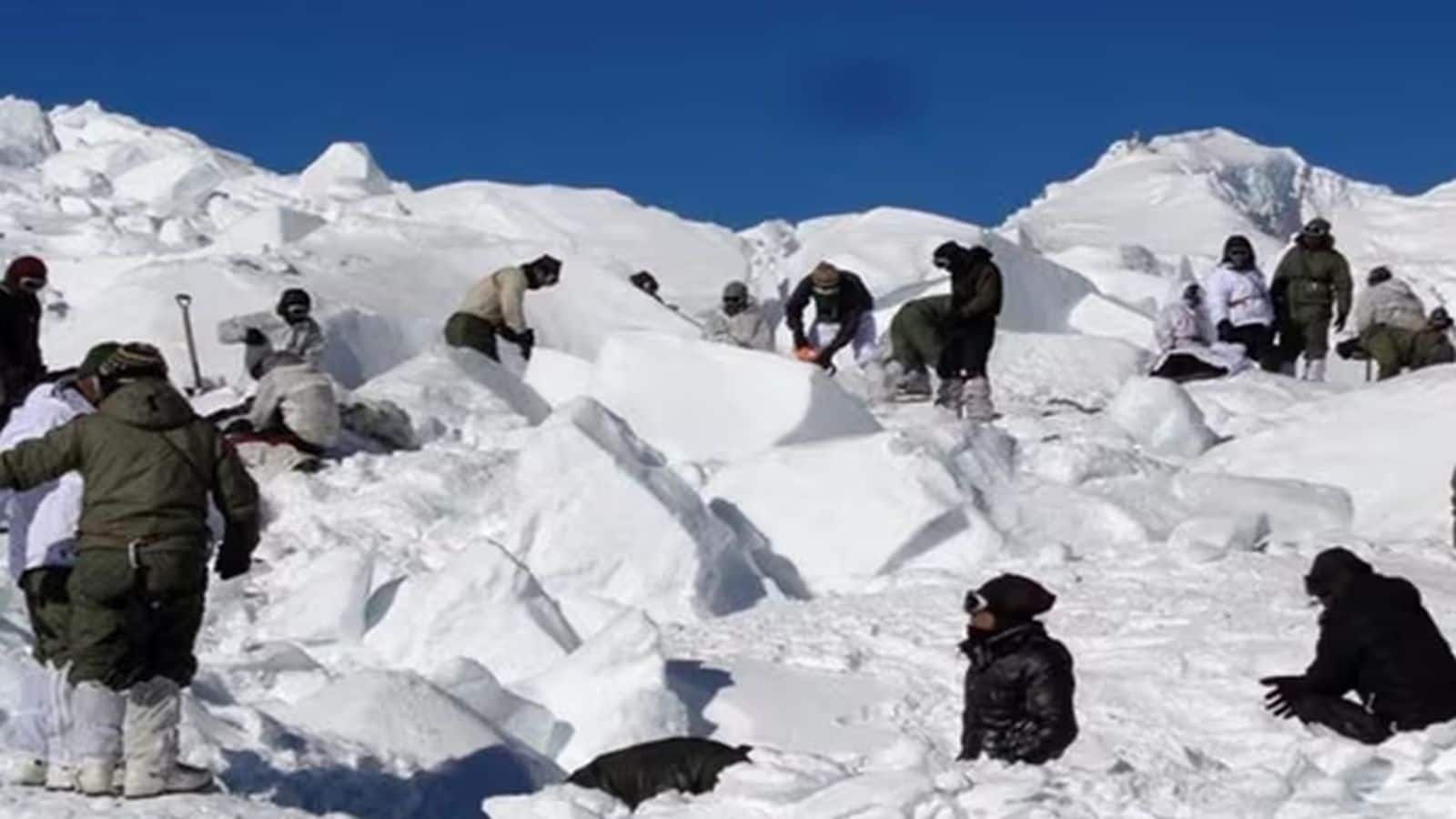 Ladakh News: लद्दाख के सियाचिन में भीषण हिमस्खलन! 3 जवान शहीद, 12,000 फुट की ऊंचाई पर हुआ हादसा