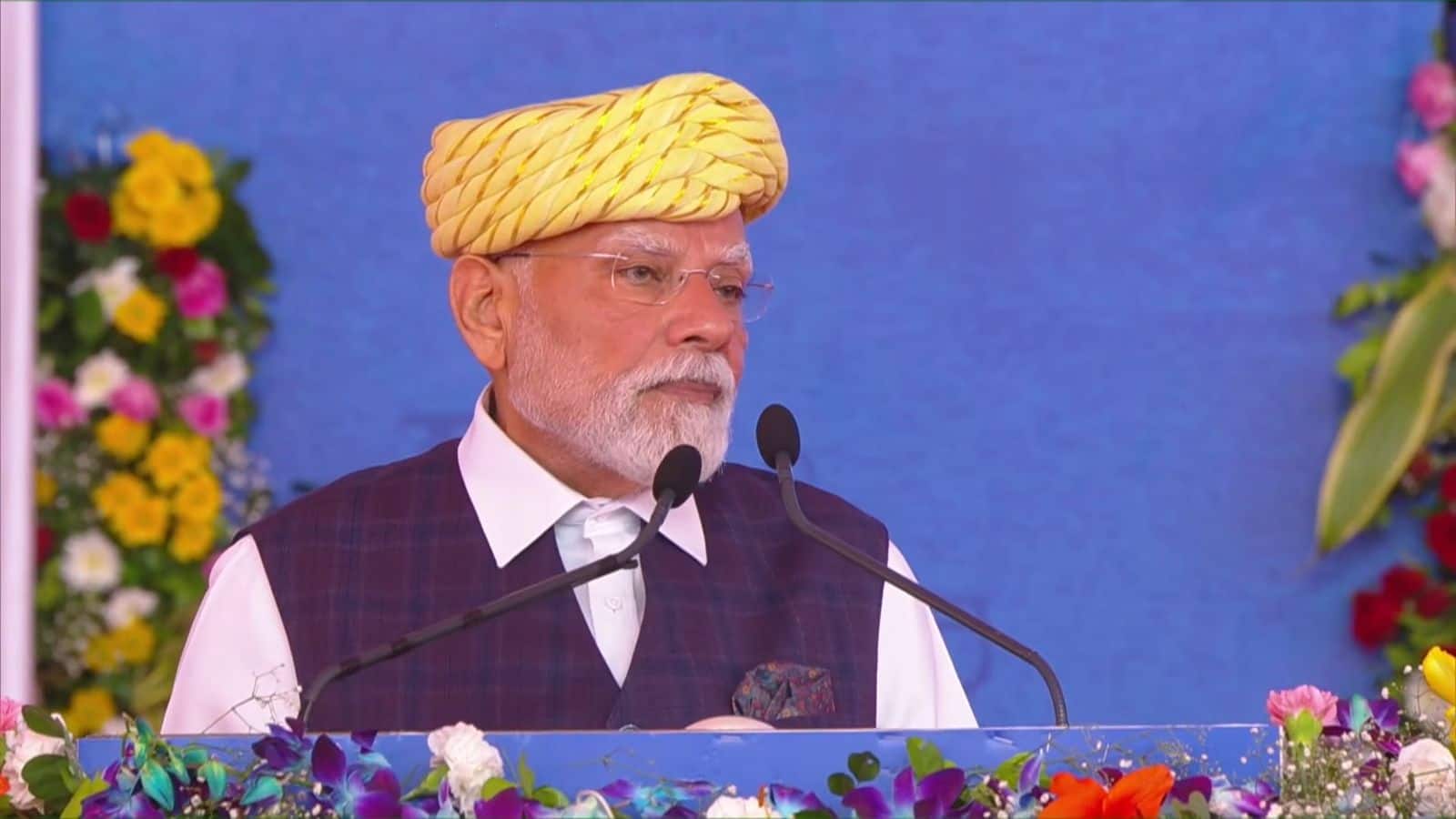 PM Modi Gujarat Visit: पीएम मोदी ने गुजरात को दी ₹34,200 करोड़ की सौगात, बोले- 'भारत की सभी समस्याओं का एकमात्र हल आत्मनिर्भरता है'