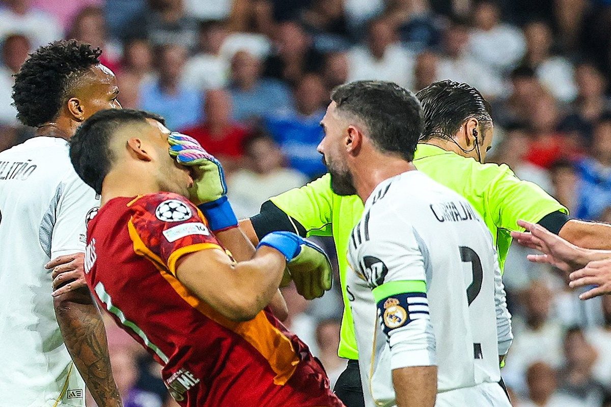 72वें मिनट का तूफान… गोलकीपर को मारी हेडबट, कार्वाजल का गुस्सा भारी पड़ गया