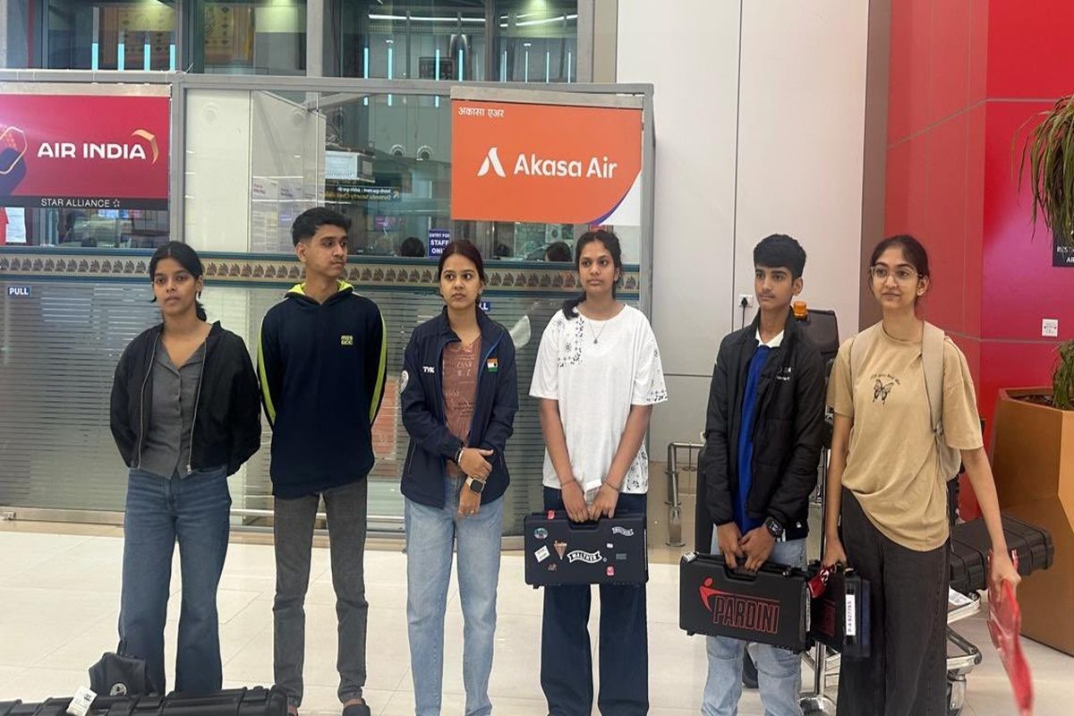 बंदूक-कारतूस लेकर जा रहे थे निशानेबाज, पुणे एयर पोर्ट पर रोका गया, फ्लाइट छूटी