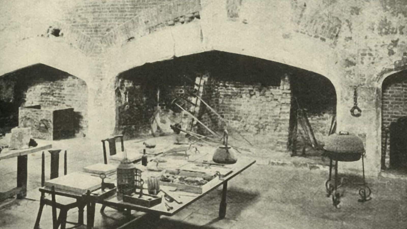 जंग नहीं इस वजह से हर महीने महल बदलते थे ये राजा, अजीब है इसके पीछे की कहानी