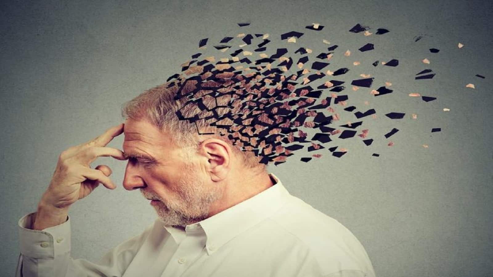 Dementia की दस्तक है बार-बार भूलना या बातें दोहराना, बचना है तो खाने में शामिल कर लें ये 7 चीजें