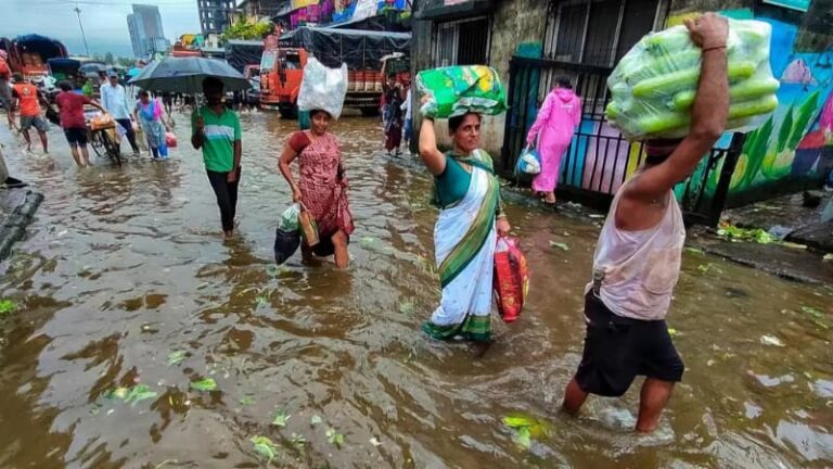 महाराष्ट्र सरकार ने मूसलाधार बारिश से प्रभावित किसानों को दी राहत, मुआवजे के रूप में 1,500 करोड़ रुपए की दी सौगात
