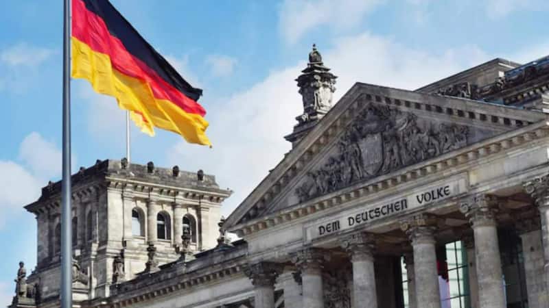 Germany Permanent Residency: जर्मनी में पर्मानेंट रेसिडेंसी अब केवल 11,500 रुपये में, भारतीय भी आसानी से कर सकते हैं आवेदन