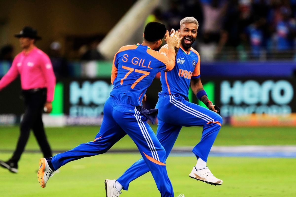 पहली बॉल पर ड्रामा, पाकिस्तान के खिलाफ पहले ओवर में हार्दिक ने काटा बवाल