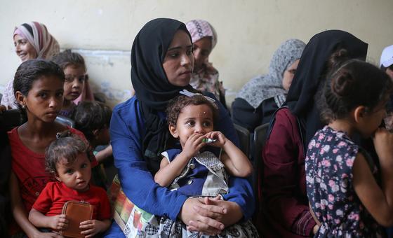 ग़ाज़ा: हथियारबन्द लोगों ने बन्दूक की नोक पर, यूनीसेफ़ सहायता ट्रकों में की लूटपाट