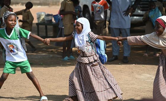 शिक्षा सहायता में कटौती से, लाखों बच्चों का भविष्य अधर में होने की आशंका