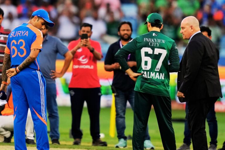 एशिया कप के 7 बड़े विवाद! पाकिस्तानी खिलाड़ी पर जुर्माना, प्रेस कॉन्फ्रेंस रद