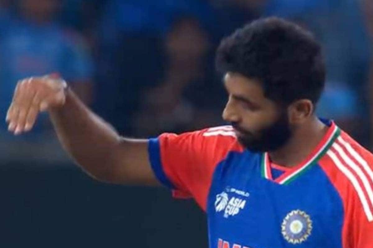 बुमराह ने की रऊफ की अकड़ ढीली, क्‍लीन बोल्‍ड कर यूं दिया प्‍लेन क्रैश का जवाब