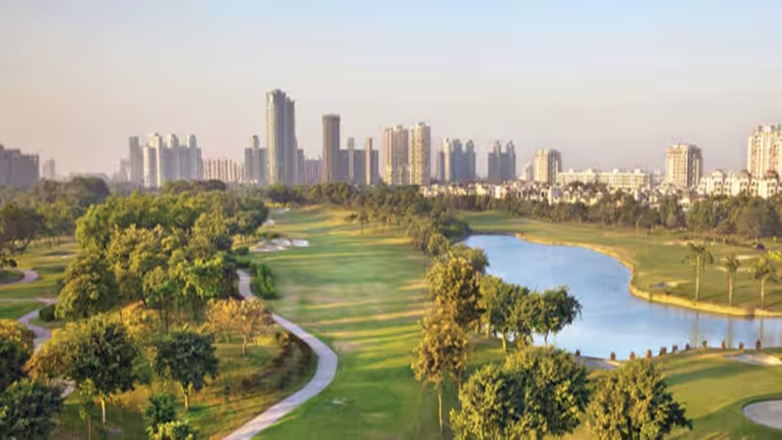 Vedanta vs Adani Group: वेदांता ने लगाई Jaiprakash Associates के लिए ₹17000 करोड़ की बोली, अदाणी ग्रुप हारी बाजी