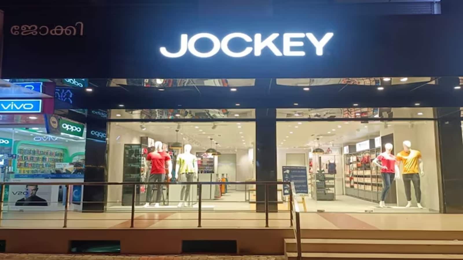 Page Industries के शेयर धड़ाम, रेटिंग में कटौती पर घबराए निवेशक