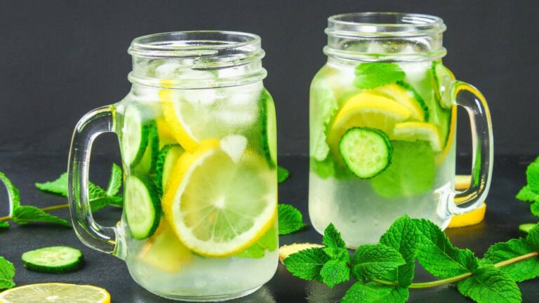 lemon water: रोजाना नींबू पानी पीते हैं? ये नुकसान जानकर रह जाएंगे दंग