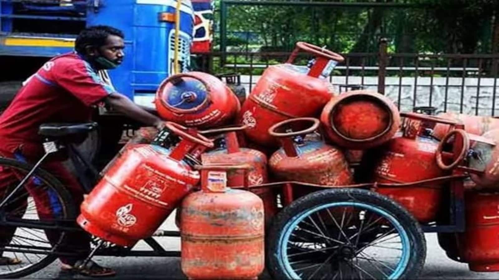 LPG Price: क्या आज से LPG सिलेंडर होगा सस्ता? GST रेट कट आज से लागू