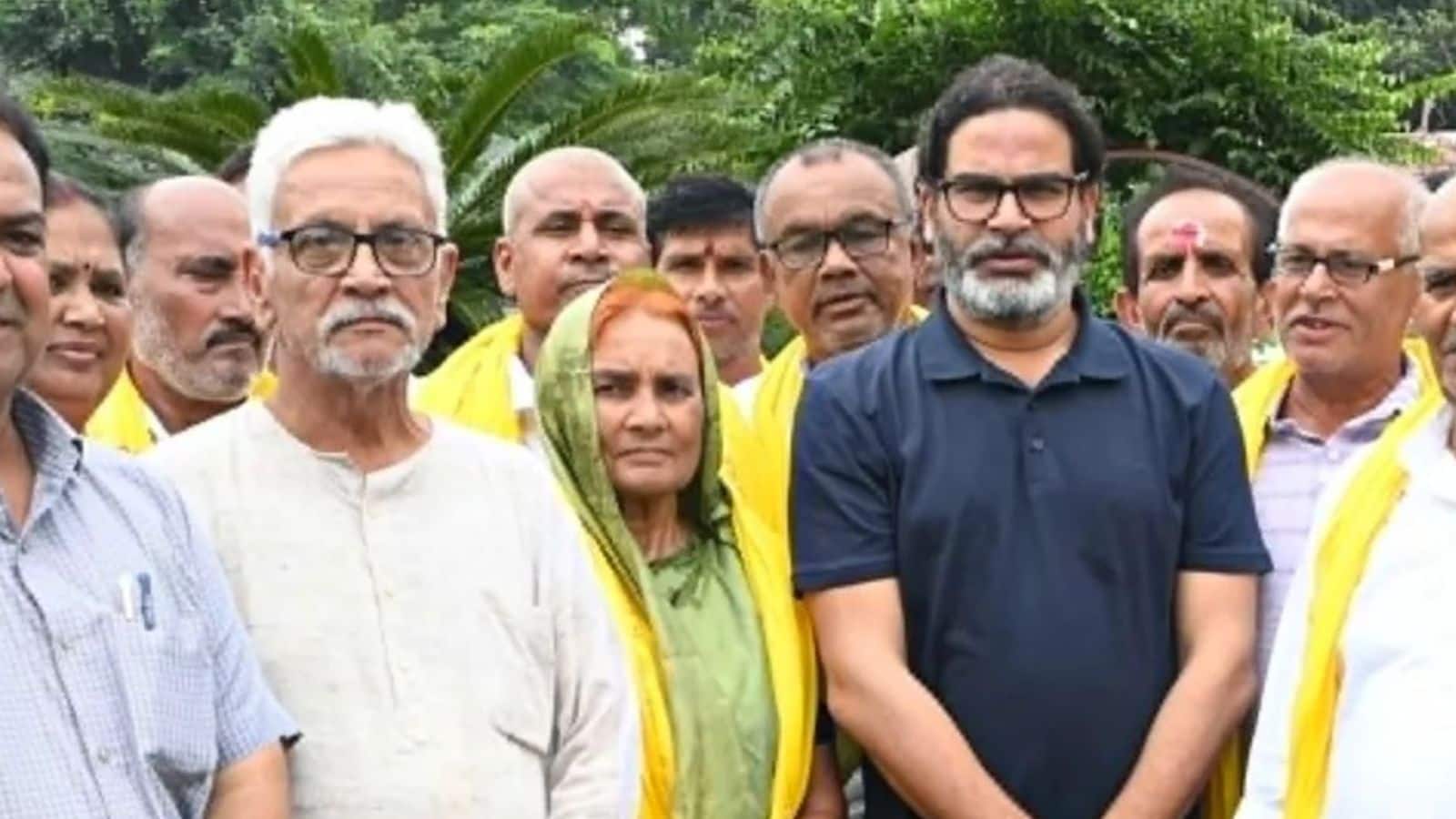 Bihar Election 2025: गोविंदगंज की पूर्व JDU विधायक मीना द्विवेदी जन सुराज में शामिल, नीतीश कुमार की पार्टी को बड़ा झटका