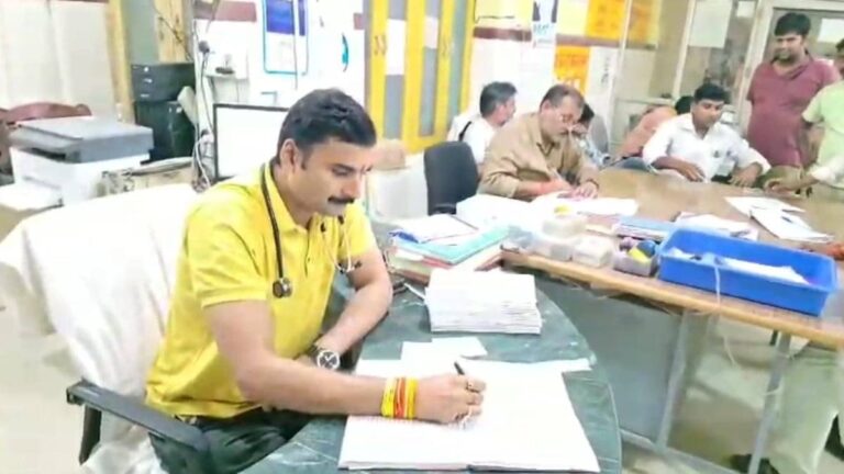 Amethi: नशे की लत ने बनाया हैवान, शराब के लिए पैसे ना दिए तो भाई-भाभी को पेट्रोल से जिंदा जलाने की कोशिश; हालत नाजुक