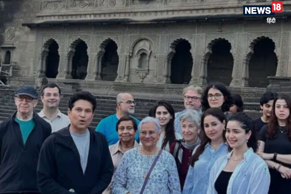 सचिन होने वाली बहू सानिया और बेटी सारा संग पहुंचे धार्मिक नगरी, हुए भाव विभोर