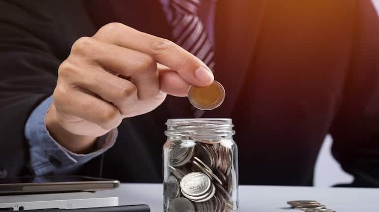 GST घटने के बाद आपका मासिक खर्च घट जाएगा, इस पैसे को खर्च करने की जगह निवेश करने में है फायदा