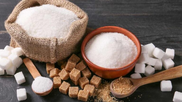 Sugar Intake: एक दिन में कितनी चीनी खाना है सुरक्षित? जानिए इसके सेहत पर असर और विशेषज्ञों का राय!