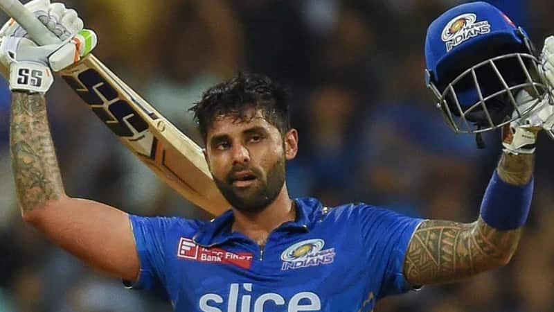 SuryaKumar Yadav ने टॉस के दौरान प्लेइंग 11 के नाम भूलकर कहा, "लगता है मैं रोहित शर्मा बन गया," वायरल हुआ मजेदार वीडियो