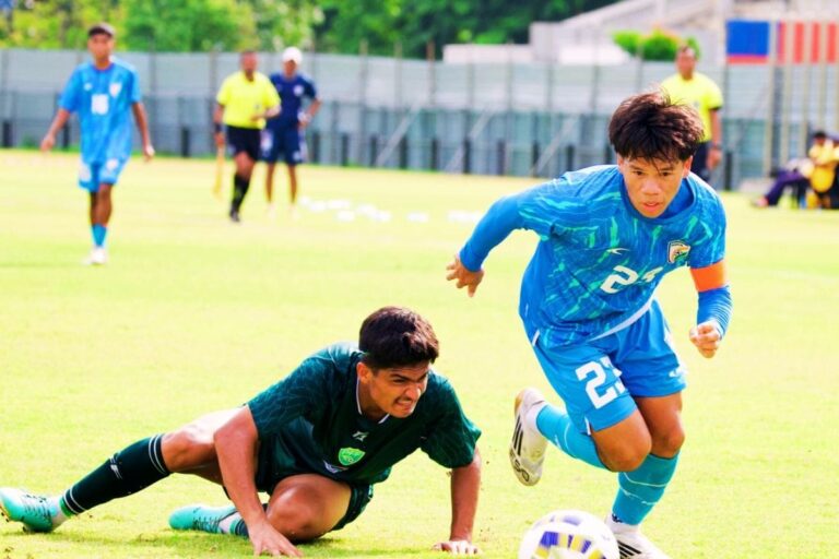 भारत और पाकिस्तान के खिलाड़ियों ने मिलाया हाथ, कब और कहां हुआ ऐसा?