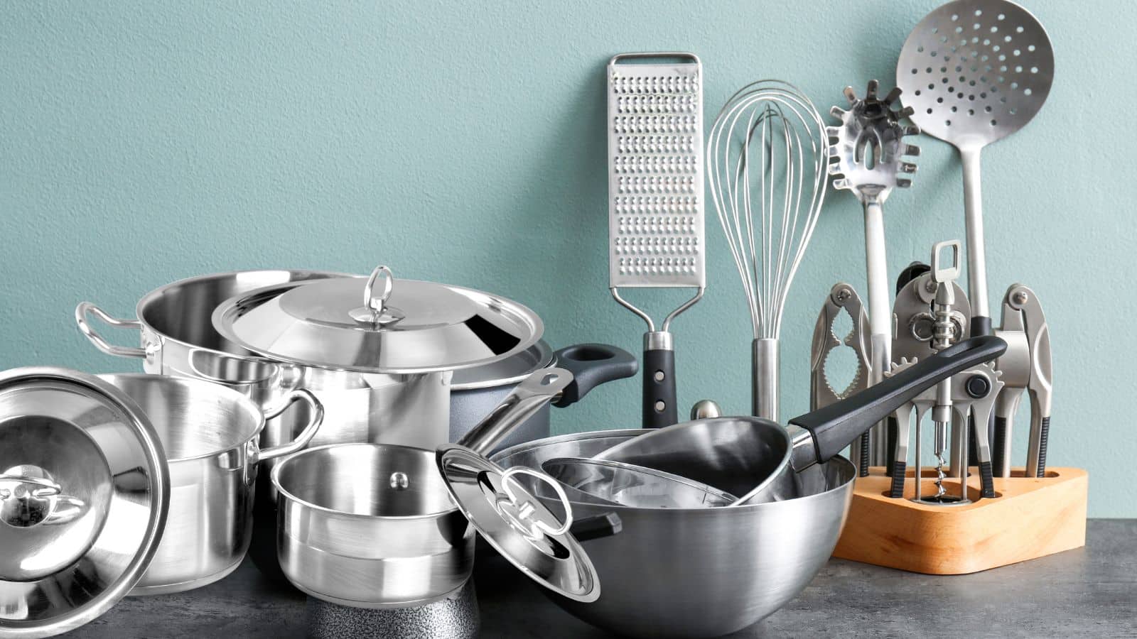 किचन बर्तनों की एक्सपायरी डेट भी है! जानें कितने समय बाद बदलें