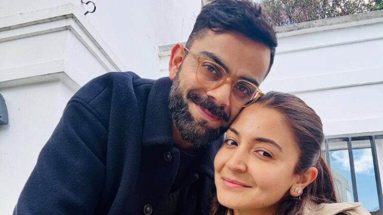 Virat Kohli ने Anushka Sharma संग सोशल मीडिया पर की फोटो शेयर, दो घंटे में ही फोटो का क्रेज लोगों के सर चढ़ा