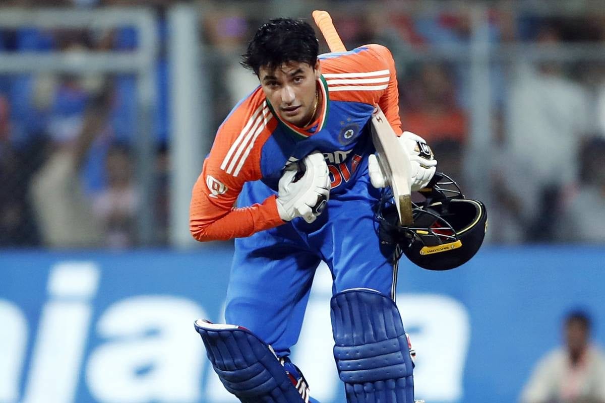 अभिषेक ने रचा इतिहास, बनाया ऐसा रिकॉर्ड, जिसके आस-पास भी नहीं दूसरे बैटर्स