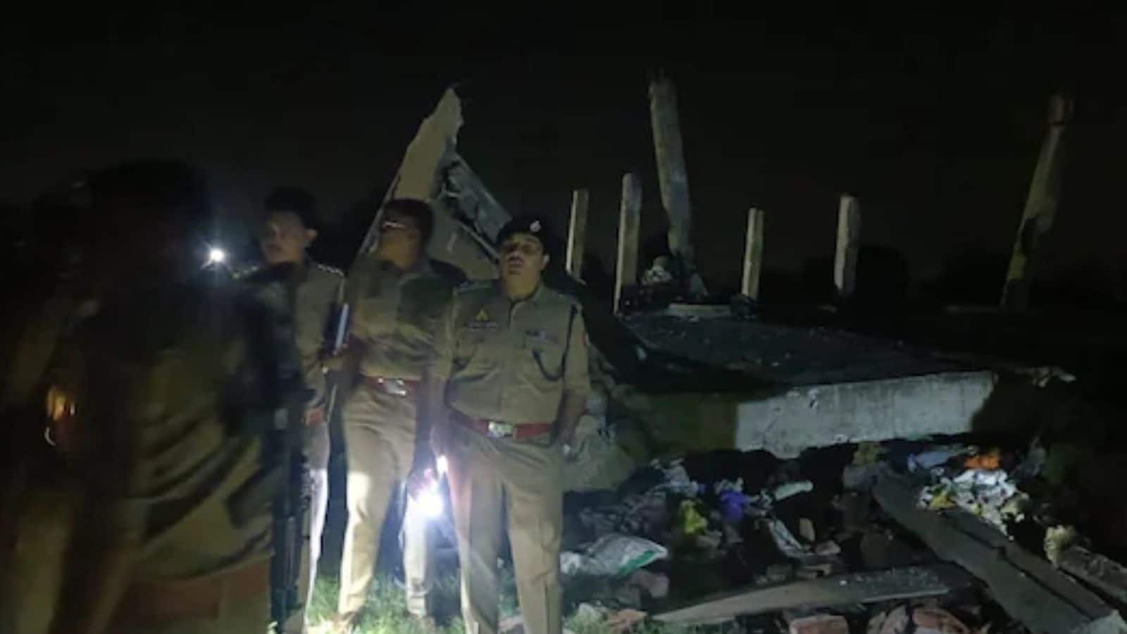 Ayodhya Blast: अयोध्या के मकान में बड़ा विस्फोट! 5 लोगों की मौत, कई मलबे में दबे, सिलेंडर फटने की आशंका
