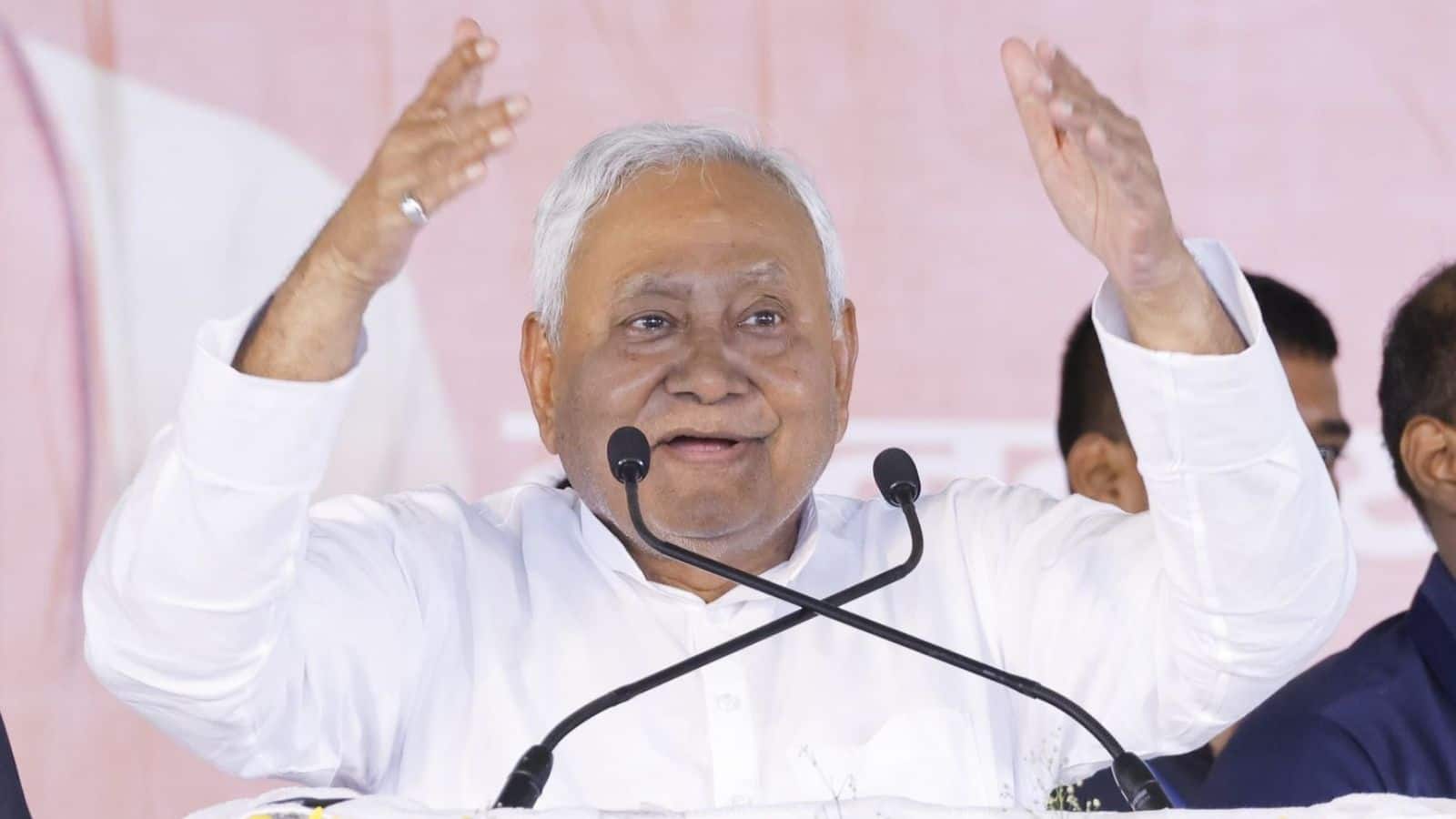 बिहार चुनाव से पहले नीतीश सरकार ने राज्य कर्मचारियों को दिया बड़ा तोहफा, 3% DA बढ़ाया, कैबिनेट मीटिंग में हुआ फैसला