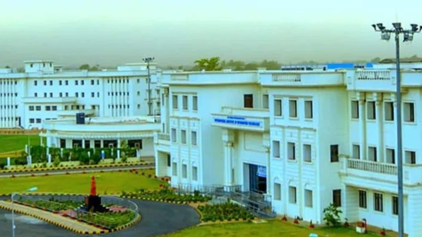 छत्तीसगढ़ में IT स्टूडेंट ने AI से बनाई 36 छात्राओं की अश्लील तस्वीरें, 1000 से ज्यादा वीडियो भी बरामद