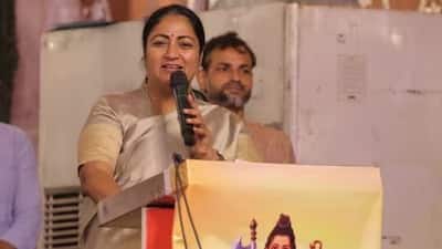 सीएम रेखा गुप्ता ने ब्राह्मणों को लेकर की टिप्पणी, मचा विवाद...AAP ने उठाए सवाल