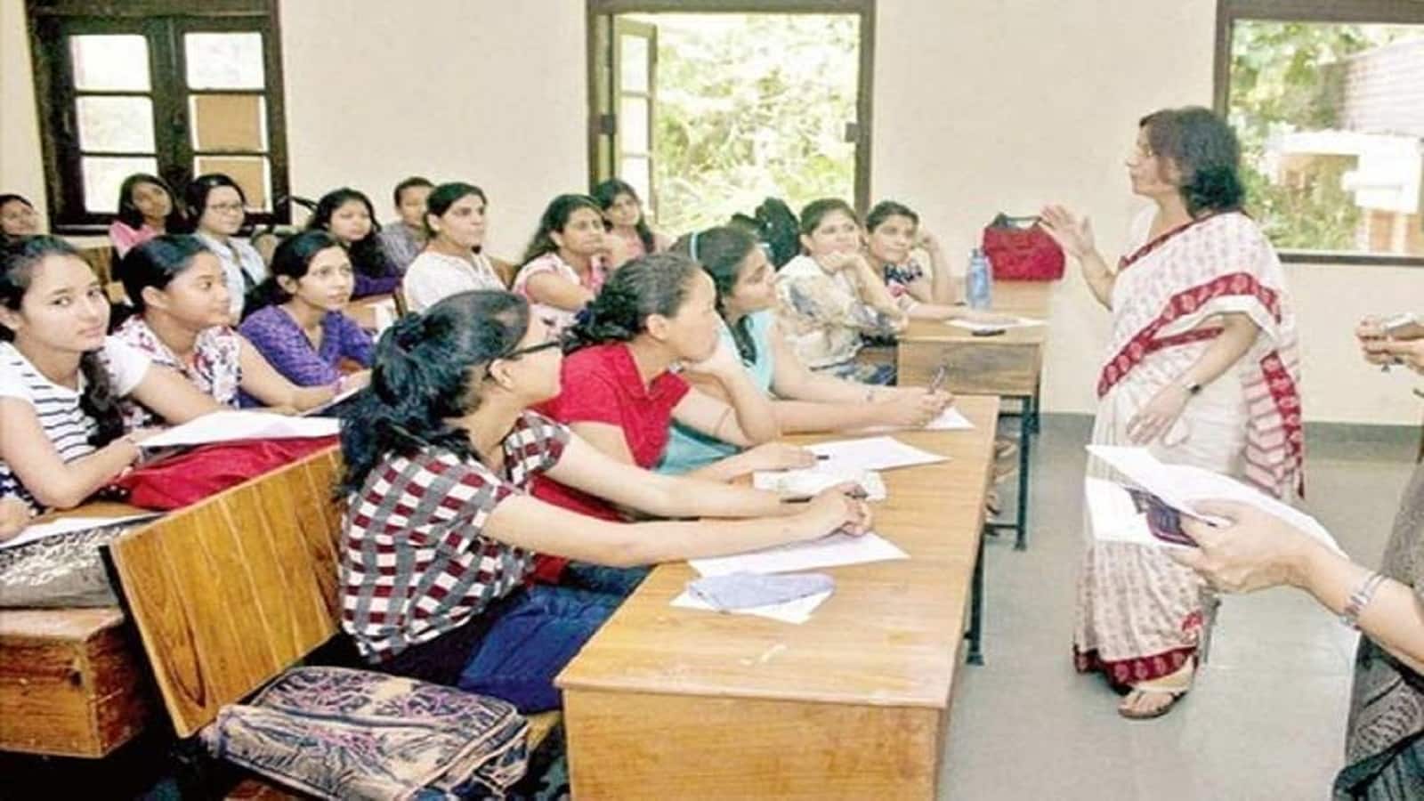 DU Faculty Jobs: बनना चाहते हैं दिल्ली यूनिवर्सिटी में प्रोफेसर, एकेडमिक प्रदर्शन के आधार पर मिलेगी नौकरी