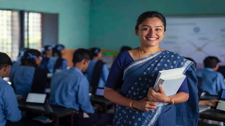 EMRS Recruitment 2025: एकलव्य स्कूलों में 7267 पदों पर भर्ती के लिए आज आखिरी मौका, दिसंबर में होगी परीक्षा
