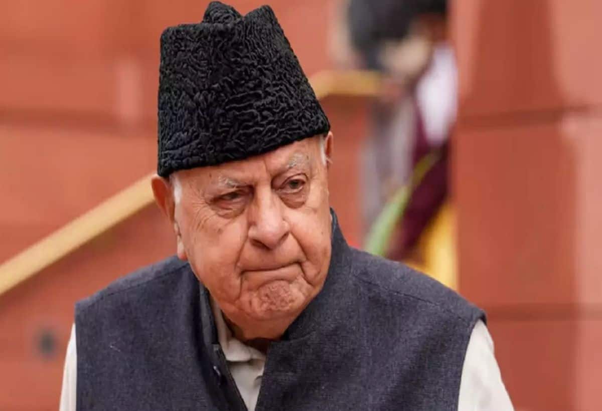 Farooq Abdullah: जम्मू-कश्मीर के पूर्व CM फारूक अब्दुल्ला की बिगड़ी तबियत, श्रीनगर के अस्पताल में भर्ती