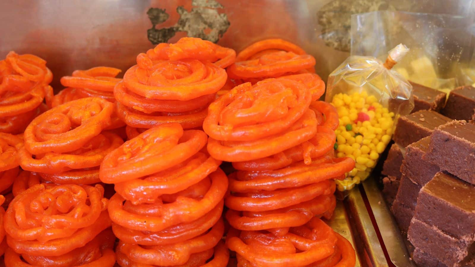 दशहरे पर सिर्फ रावण दहन नहीं, जलेबी भी है खास! जानें कब और कैसे शुरू हुई ये परंपरा