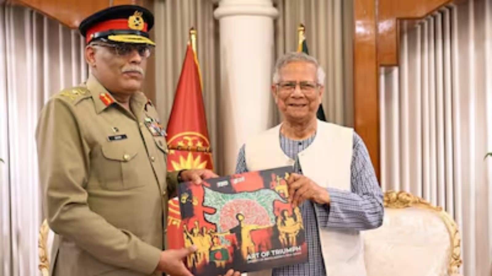 मुहम्मद यूनुस और पाकिस्तान की सीक्रेट 'डील'? पाक जनरल को भेंट किया पूर्वोत्तर को बांग्लादेश में दिखाने वाला विवादित नक्शा