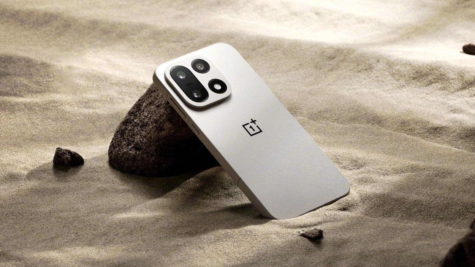 OnePlus 15 की एंट्री तय, नया डिजाइन, दमदार कैमरा और 7000mAh बैटरी के साथ जल्द होगा लॉन्च