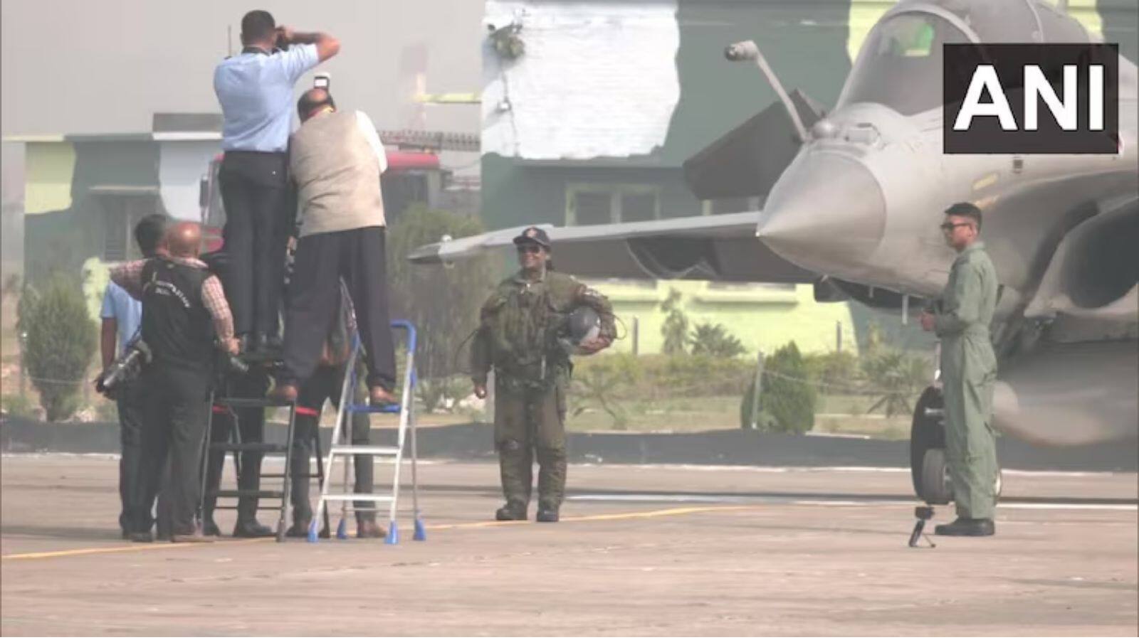 President Droupadi Murmu: राष्ट्रपति मुर्मू ने रच दिया इतिहास, भारत के सबसे हाई टेक लड़ाकू विमान 'राफेल' में भरी उड़ान